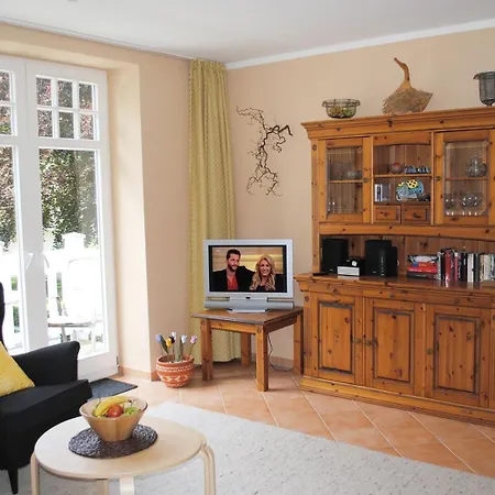 Apartment Palais Am Park - 14-14 Kuehlungsborn