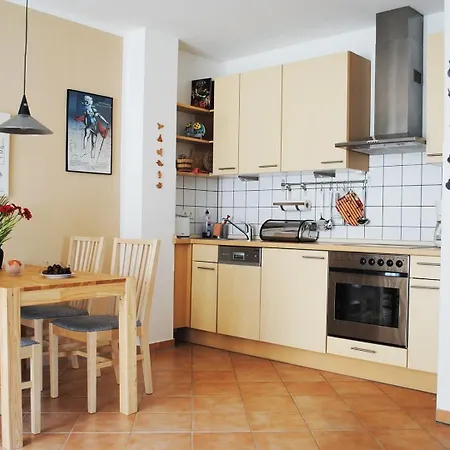 Palais Am Park - 14-14 Apartment